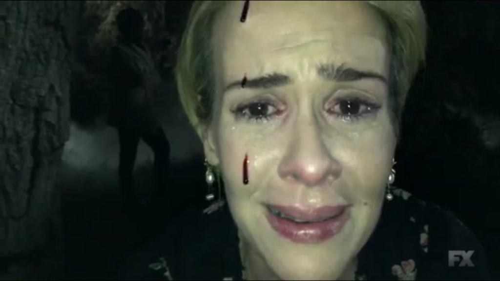 Sarah Paulson nel settimo episodio di 'AHS: Roanoke'